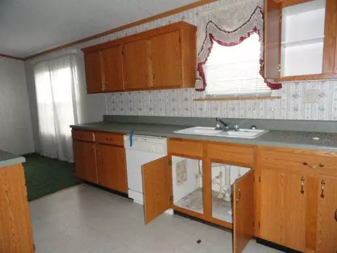 1396 First Ave, Starr, SC 29684 photo 3