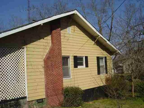 2507 E Brown, Seneca, SC 29678 photo 12