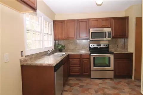 1000 Oak Dr, Pendleton, SC 29670 photo 2