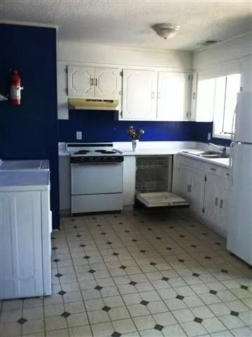 807 Creekside Dr #GOLDENWOODS, Clemson, SC 29631 photo 2