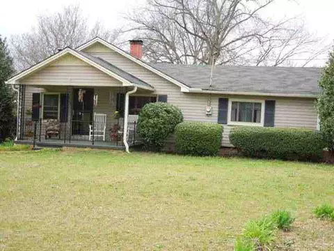 128 W Old Pendleton Rd, Central, SC 29630 photo 1
