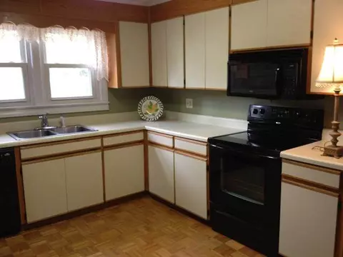 340 W Blue Ridge St, Pendleton, SC 29670 photo 11