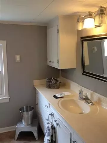 340 W Blue Ridge St, Pendleton, SC 29670 photo 13