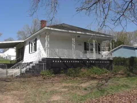 105 Old Pond St, Easley, SC 29640 photo 1