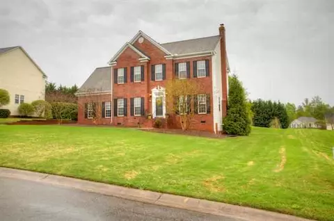 104 Walnut Hl, Easley, SC 29642 photo 2