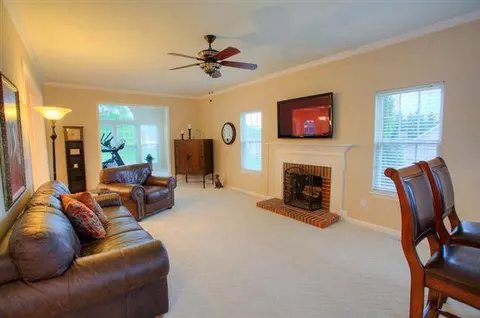104 Walnut Hl, Easley, SC 29642 photo 3