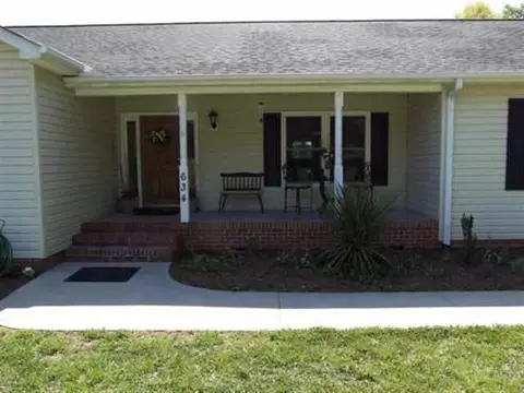 634 Mountain View Rd, Williamston, SC 29697 photo 2