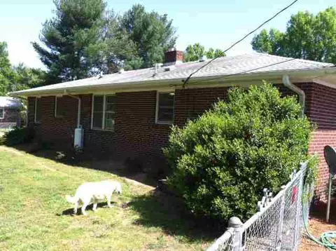 236 Gray Dr, Williamston, SC 29697 photo 3