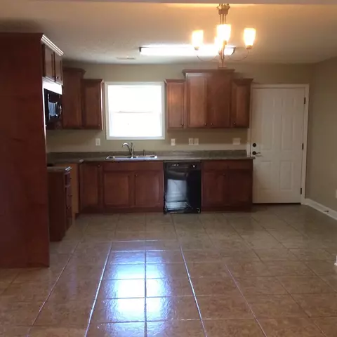 29 Saluda St, Honea Path, SC 29654 photo 4