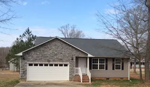 29 Saluda St, Honea Path, SC 29654 photo 1