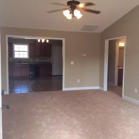 29 Saluda St, Honea Path, SC 29654 photo 2