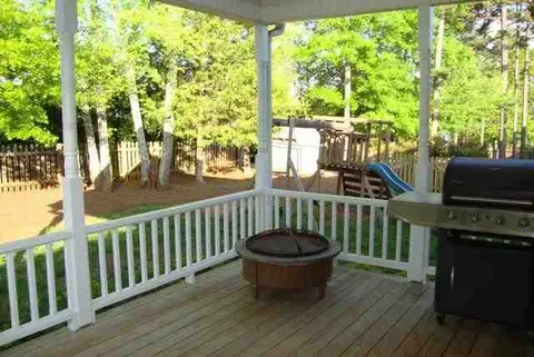 112 Raintree Ct, Easley, SC 29642 photo 2