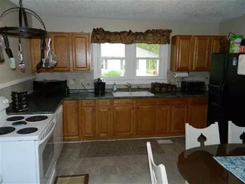 124 Ryan St, Easley, SC 29640 photo 4