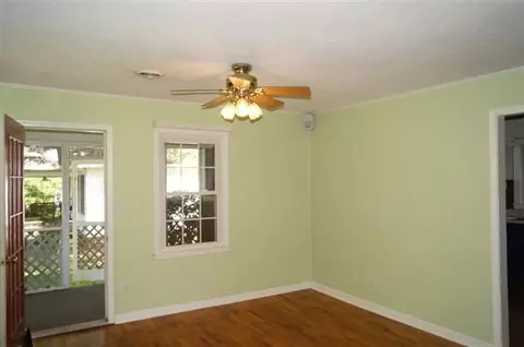 411 Cherry St, Pendleton, SC 29670 photo 4