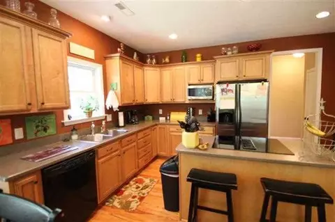 212 Devonhurst Dr, Seneca, SC 29678 photo 8