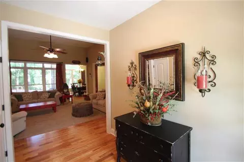 212 Devonhurst Dr, Seneca, SC 29678 photo 3