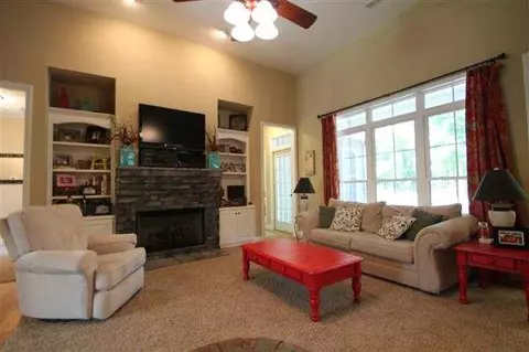 212 Devonhurst Dr, Seneca, SC 29678 photo 5