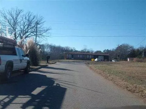 103 Crest Way, Easley, SC 29640 photo 2