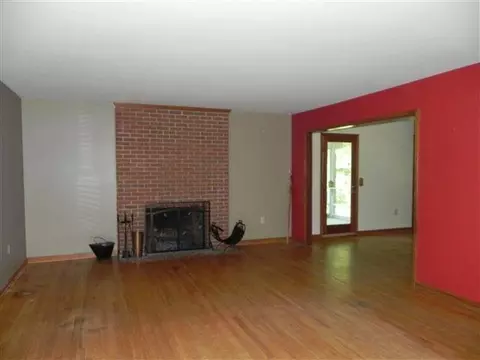 900 Wilson Rd, Central, SC 29630 photo 10