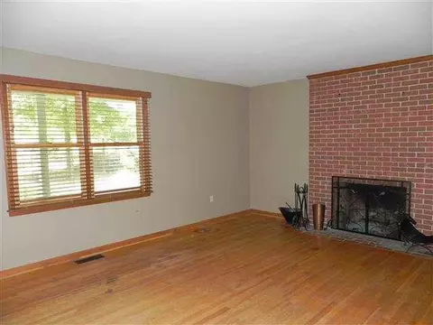 900 Wilson Rd, Central, SC 29630 photo 8