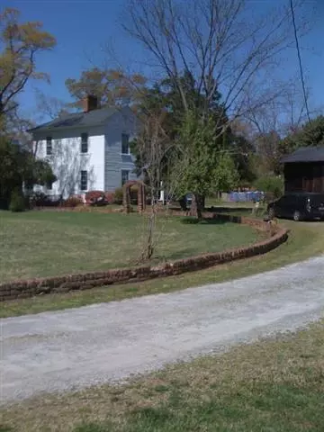 203 N Elm St #THE POE HOUSE, Pendleton, SC 29670 photo 11