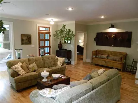 445 Melton, Pendleton, SC 29670 photo 2