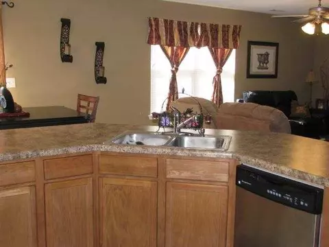 233 Worcester Ln, Easley, SC 29642 photo 4