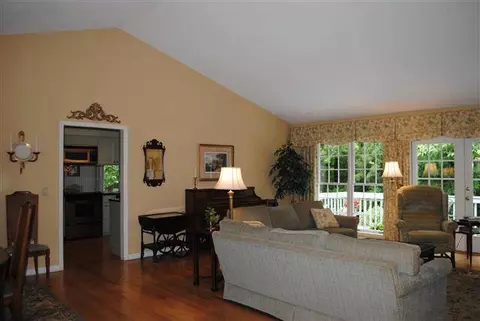 102 Castle Ct, Clemson, SC 29631 photo 4