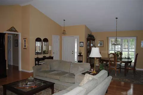 102 Castle Ct, Clemson, SC 29631 photo 5