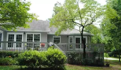 102 Castle Ct, Clemson, SC 29631 photo 2