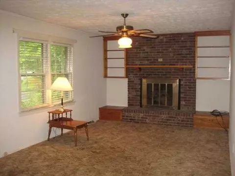 134 Lakeshore Dr, Easley, SC 29642 photo 4