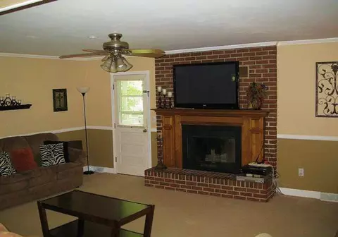 135 Dorr Cir, Easley, SC 29640 photo 4