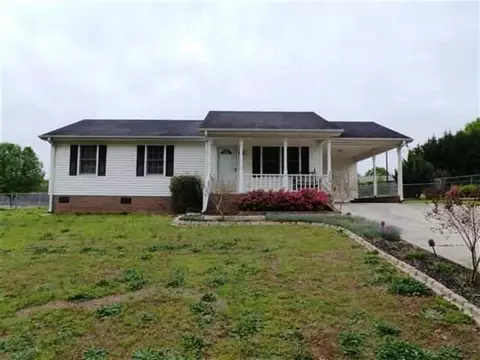 220 Maple Dr, Anderson, SC 29621 photo 1