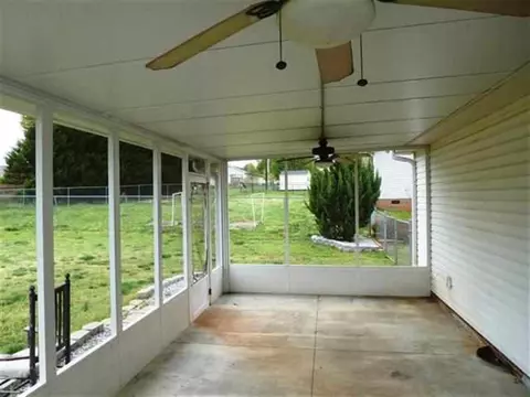 220 Maple Dr, Anderson, SC 29621 photo 8