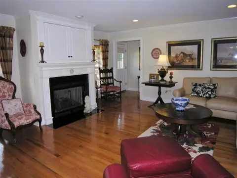 609 S Mechanic St, Pendleton, SC 29670 photo 4