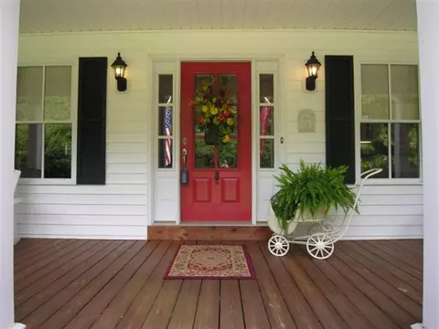 609 S Mechanic St, Pendleton, SC 29670 photo 2