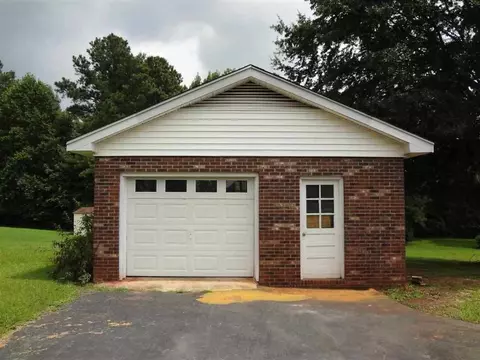 410 E Sunset Strip, Seneca, SC 29672 photo 4