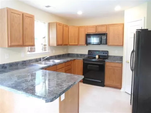 215 Hazel Dr, Easley, SC 29640 photo 5