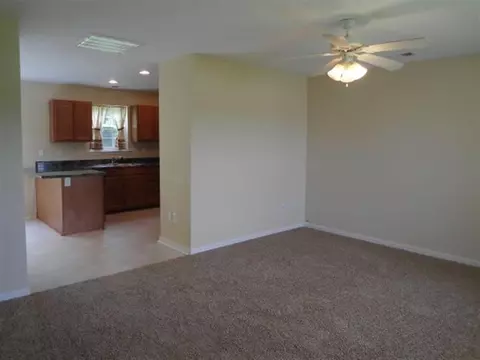 215 Hazel Dr, Easley, SC 29640 photo 3