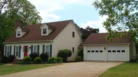 400 Delphi Dr, Seneca, SC 29672 photo 1