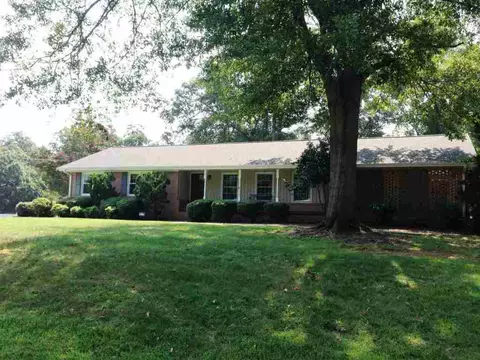 406 E Crescent Dr, Seneca, SC 29678 photo 1