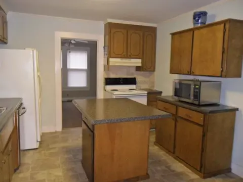 8 Brock Ave, Honea Path, SC 29654 photo 6