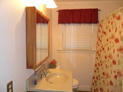 8 Brock Ave, Honea Path, SC 29654 photo 11