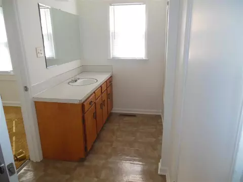 818 Hampton St, Iva, SC 29655 photo 10