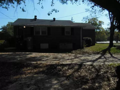 818 Hampton St, Iva, SC 29655 photo 4