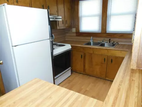 818 Hampton St, Iva, SC 29655 photo 6