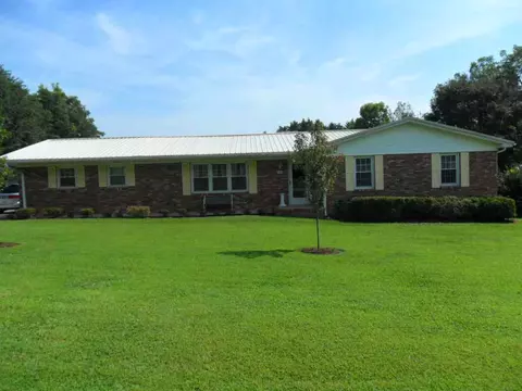 102 Dorr Cir, Easley, SC 29640 photo 1