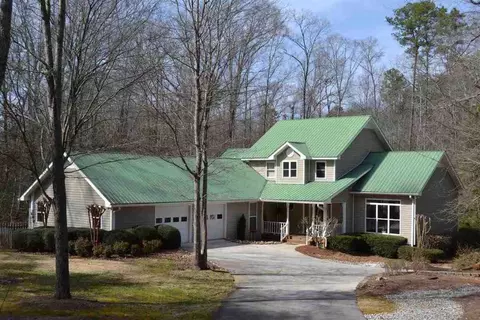 55 Cleveland Dr, Toccoa, GA 30577 photo 1