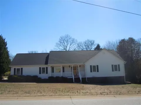 207 Briggs Dr, Easley, SC 29642 photo 1