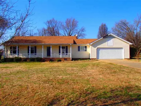 14 Dacus Dr, Williamston, SC 29697 photo 1